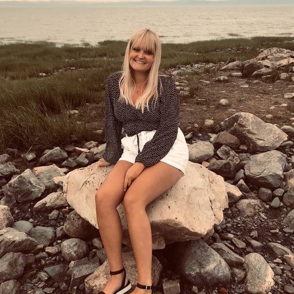 Meet your Posher, Alexandrine - Picture 1 of 1